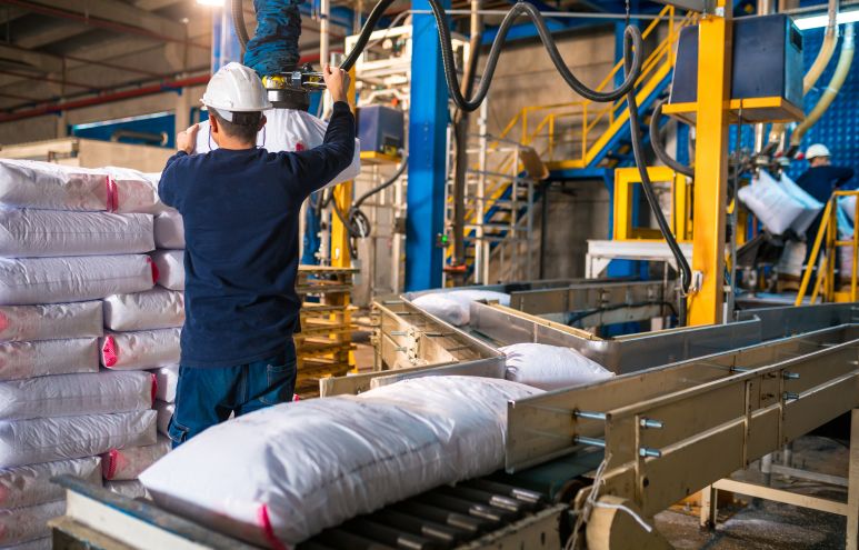 Strategic Warehousing and Delivery